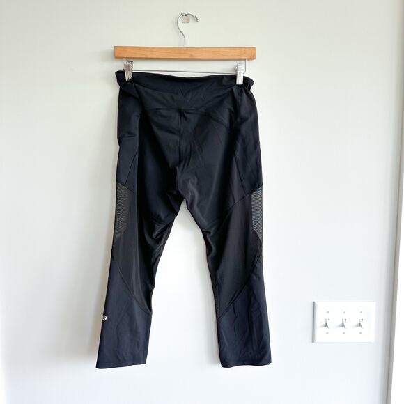 Lululemon Mesh Detail Zipper Pockets Cropped Leggings Black 10 - Picture 2 of 9
